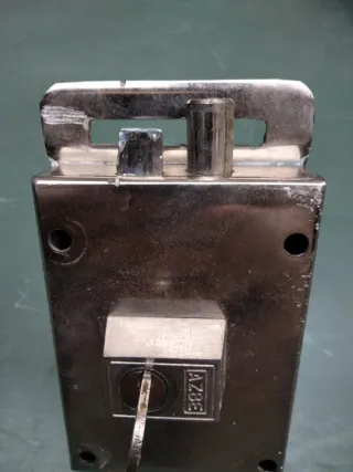 Cerradura de puerta con 2 llaves