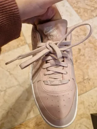 Nike Air Force 1 Rosa Talla 40 Costaron 120€