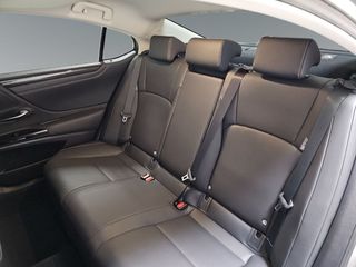 Lexus ES 2.5 300h Premium