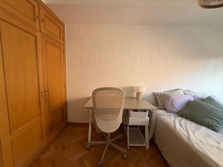 Scrivania Ikea 120x70cm + Cassettiera Beige/Bianco