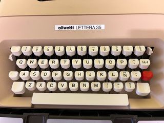 Máquina de escribir Olivetti Lettera 35