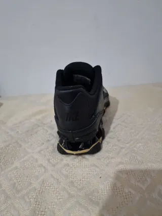 Nike Reax 8 TR Zapatillas Negras Doradas