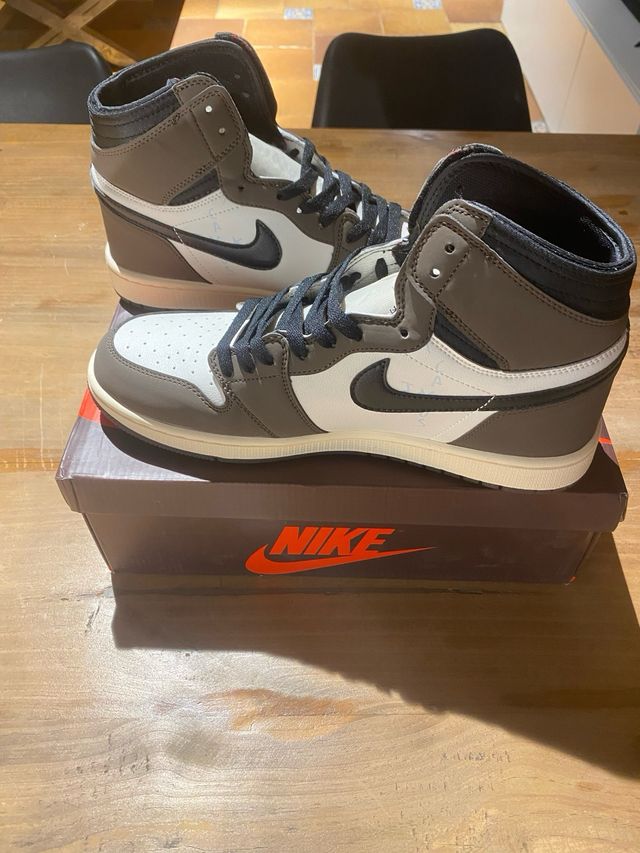 Nike Jordan 1 Travis Scott