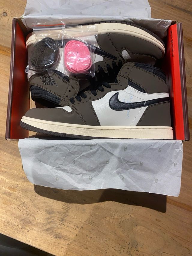 Nike Jordan 1 Travis Scott