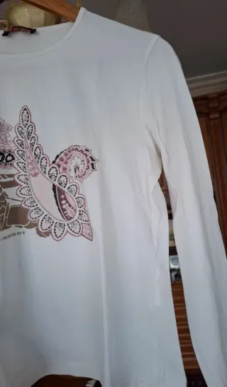 Camiseta Burberry Estampada.