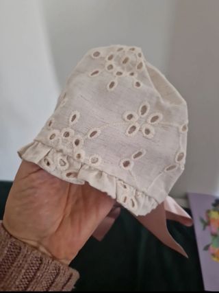 Cuffietta neonata Nanos  pizzo Sangallo