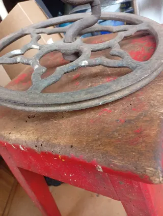 Antigua Rueda de fundicion