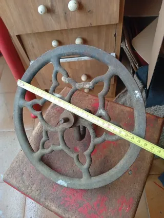 Antigua Rueda de fundicion