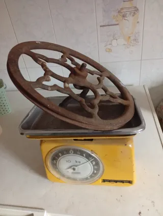 Antigua Rueda de fundicion