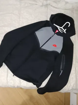 Sudadera Nike Tech Negra y Gris