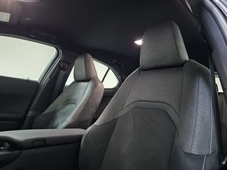 Lexus UX 2.0 300h UX