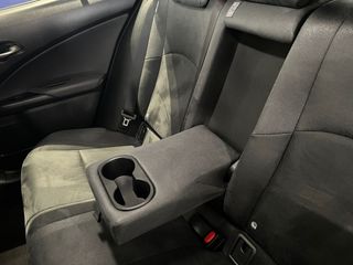 Lexus UX 2.0 250h Premium