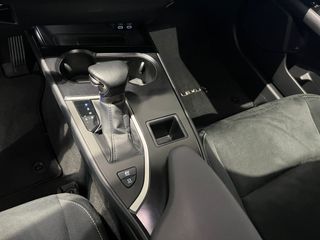 Lexus UX 2.0 250h Premium