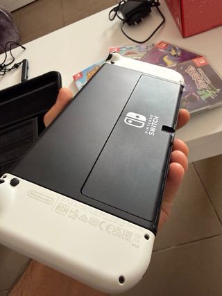 Nintendo Switch OLED nueva. Juegos a parte.