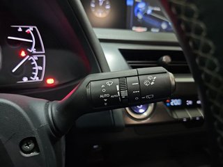 Lexus UX 2.0 250h Business