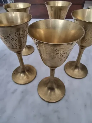 Set di 5 tazze antiche in ottone vintage