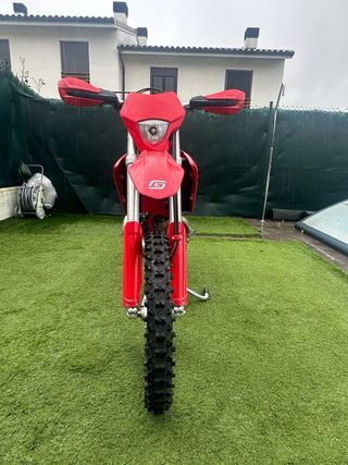 Se vende GasGas TPi 300 2023 con 100 horas de uso