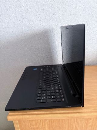 Portátil Lenovo 15.6 i7 16GB RAM 1TB SSD + ofice