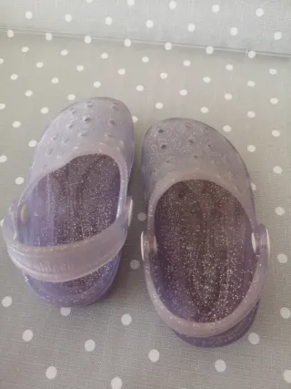 Crocs tam. 21 lilás com glitter