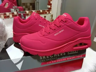 Zapatillas Skechers Talla 39 Rojas..