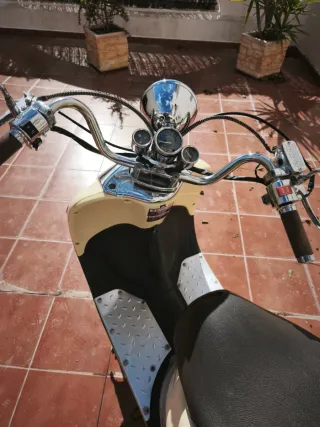 Sumco Luna Beige Scooter