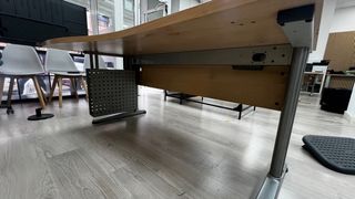 Mesa de despacho madera y metal