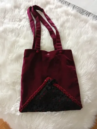 Bolso de terciopelo burdeos