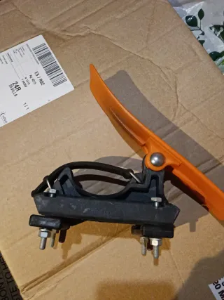 Adattatore per baule auto per tavole da surf/windsurf