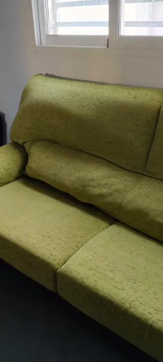 Sofá de 2 plazas verde