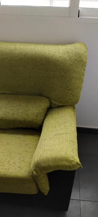 Sofá de 2 plazas verde