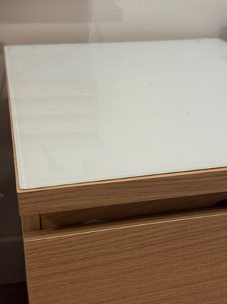 Mesita Noche Malm Madera + Protector Cristal