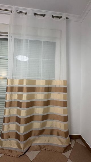 Cortinas salón beige y oro