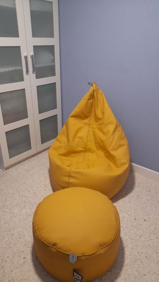 Puff pera XXL + reposapiés color mostaza