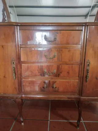 Mueble aparador antiguo madera y cristal