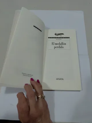 El medallón perdido (Espacio Abierto / Open Spa...