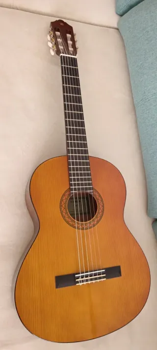 Guitarra Clásica Yamaha C40 + Accesorios