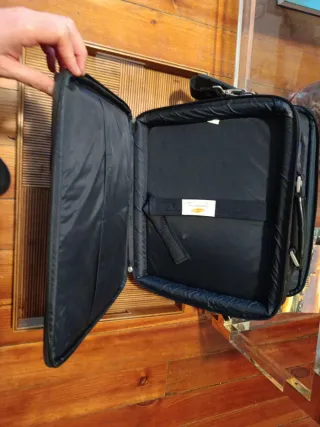 Funda portátil Techpro negra