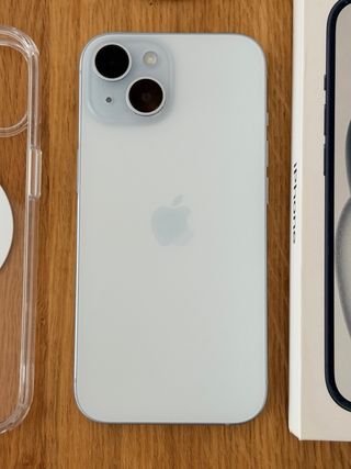 iPhone 15 128GB Negro + Accesorios