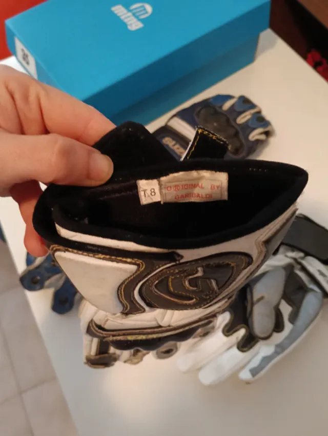 Guantes Moto Garibaldi Piel Negros y Blancos