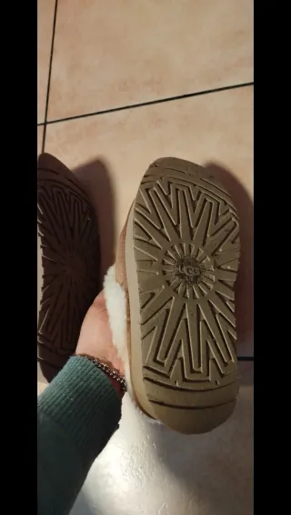 Ciabatte UGG marroni con pelo