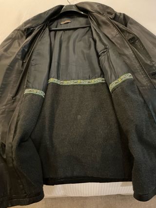 Chaquetón de piel GILGAR negro. Talla 56/58