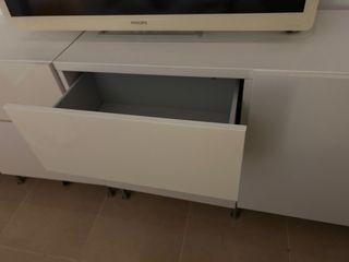 Armario blanco brillante  de madera