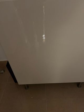 Armario blanco brillante  de madera