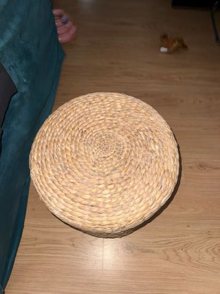 Pouf rotondo in rafia rigido