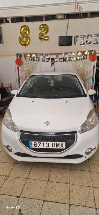 Peugeot 208 2015