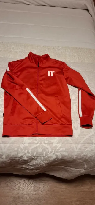 Chaqueta 11 Degrees Roja