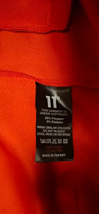 Chaqueta 11 Degrees Roja