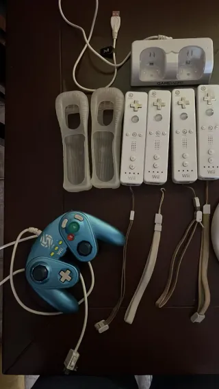 Nintendo Wii Blanca Completa + Mandos y accesorios