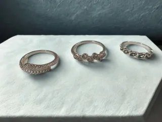 Anillos plateados ajustables