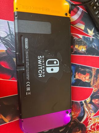 Nintendo Switch Morado y Amarillo